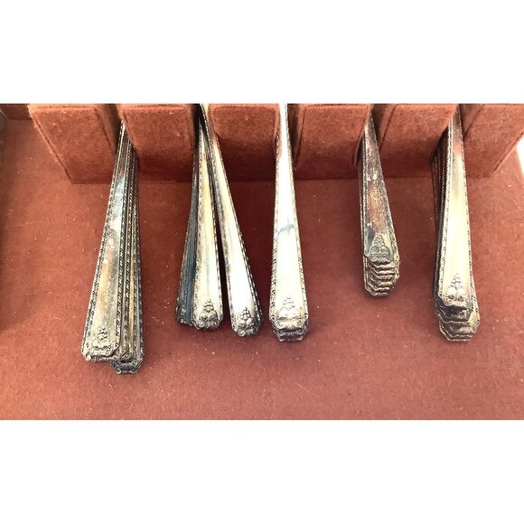 Vintage1946 Prestige Plate BORDEAUX Silverplate Flatware Silverware 48 piece set - Picture 2 of 7